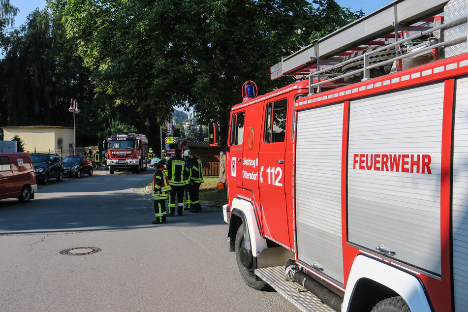 Mehrere Einsatzfahrzeuge der Feuerwehr waren vor Ort.