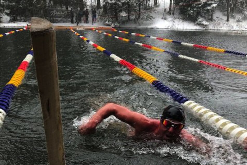 Schon in den vergangenen Jahren zog es zahlreiche Eisschwimmer an die tschechische Grenze.
