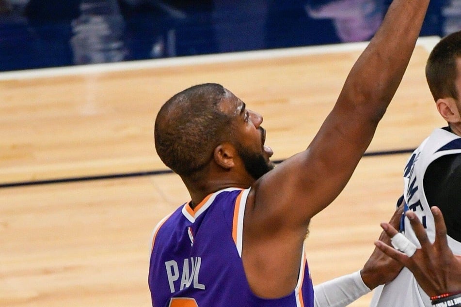 Suns guard Chris Paul led the Suns to a big win over the Nuggets in game two on Wednesday night.