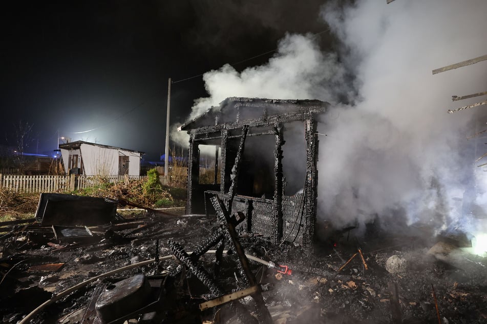 Die Gartenlaube in der Anlage "Schaffendes Volk" brannte komplett nieder. Es war einer von vielen Bränden in den vergangenen Wochen im Ortsteil Jerisau.