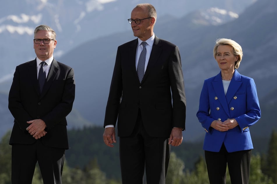 Die Teilnehmer des G7-Gipfels - so unter anderem auch Deutschlands Bundeskanzler Friedrich Merz (69, M.) - haben sich auf eine gemeinsame Erklärung zum Iran-Krieg verständigt.