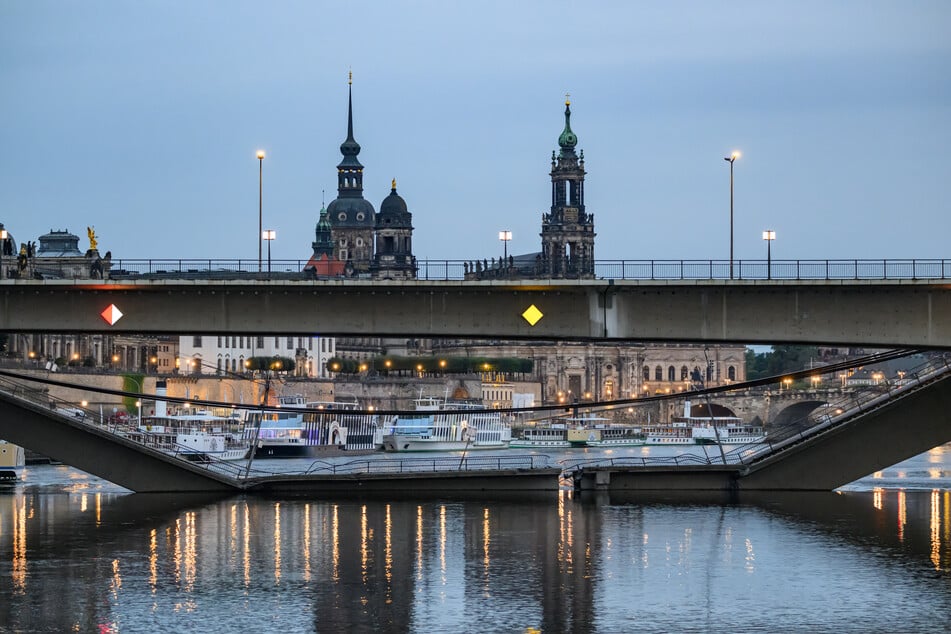 Die Carolabrücke in Dresden ist nach dem Einsturz stark beschädigt. Der Vorfall sorgt für weitreichende Folgen.