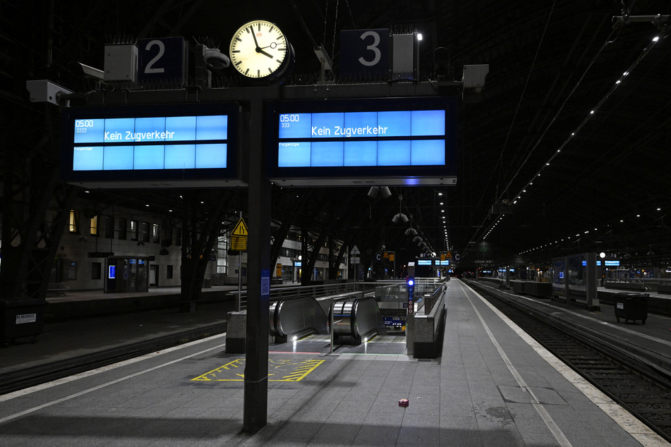 Am Kölner Hauptbahnhof steht der Zugverkehr seit heute morgen still.
