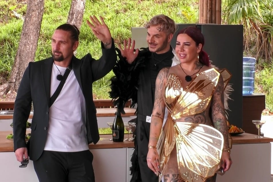 Machen gute Miene zum bösen Spiel (v.l.n.r.): Sandy Fähse (41), Sam und Kate Merlan (39).