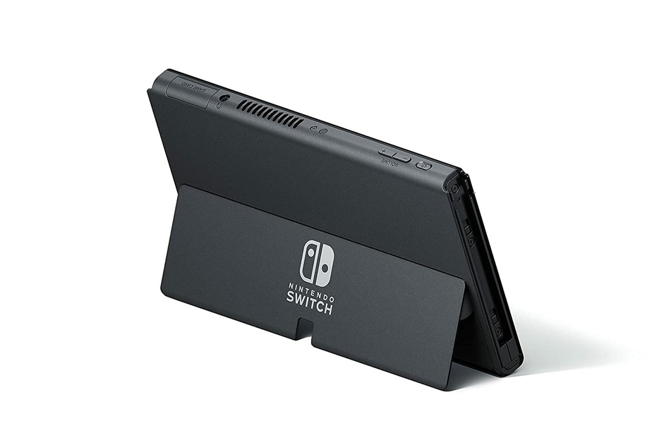Der Kickstand der Nintendo Switch wurde beim OLED-Modell komplett überarbeitet. Der wacklige Aufsteller der alten Variante hat damit ein Ende.