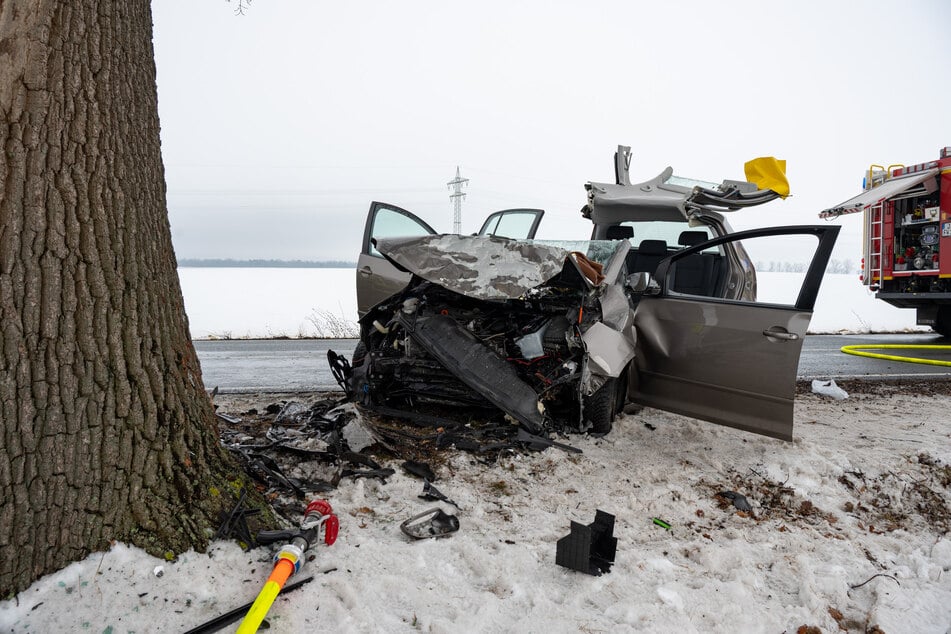 Der Volkswagen wurde völlig zerstört.