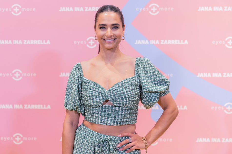 Amira Aly (32) übernimmt eine Gastrolle in der ZDF-Serie "Marie fängt Feuer". Die entsprechende Folge wird am 13. März ausgestrahlt.