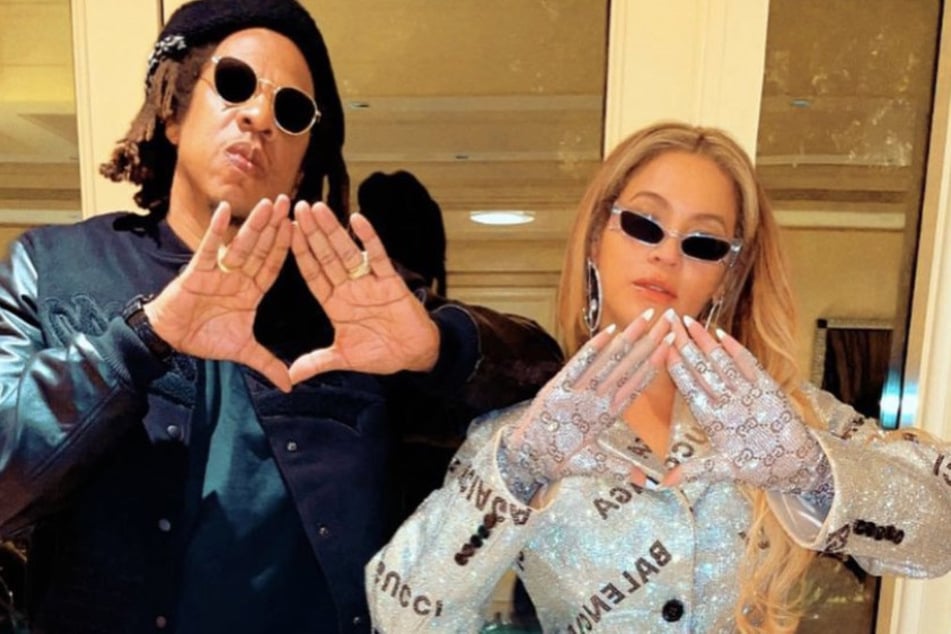 Beyoncé gets loud and proud with Jay-Z and fam in rare new pic