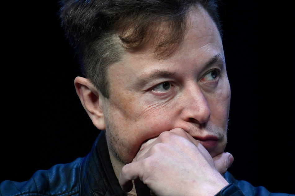 Elon Musk: Hackergruppe Anonymous droht Elon Musk und sendet ihm Video als Warnung
