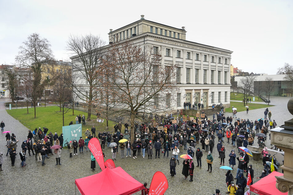 Angst vor Kahlschlag an Uni Halle: Politik-Wissenschaftler protestieren gegen Sparpläne