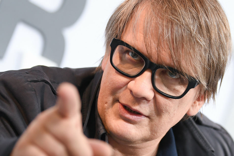 Sven Regener (60) ist Sänger der 1985 gegründeten Berliner Rock-Band "Element Of Crime". (Archivbild)