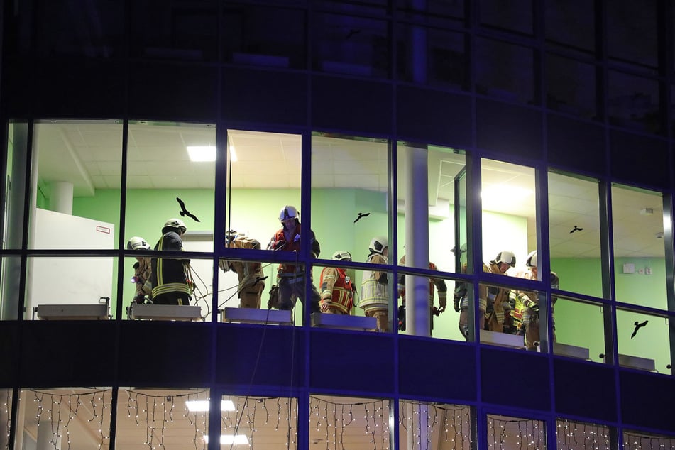 Die Kameraden der Feuerwehr konnte die Flammen zügig löschen.