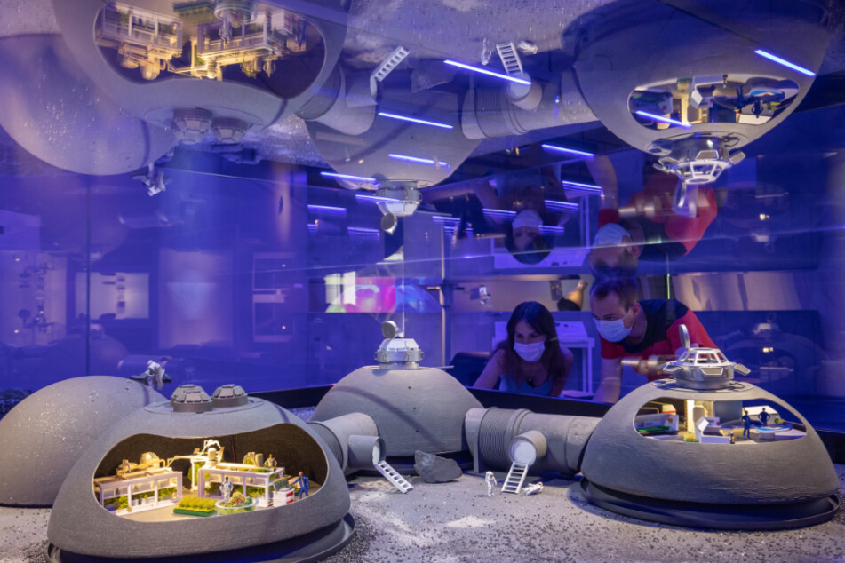 Dieses Modell zeigt die Mondstation "Moon Village", die nach den Vorstellungen der NASA noch in dieser Dekade umgesetzt werden solll.