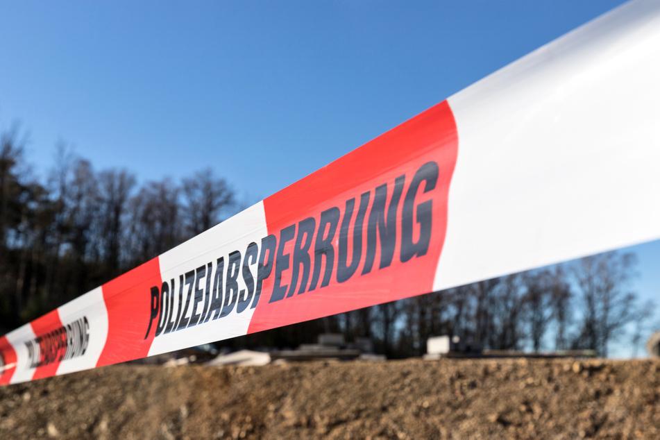 Unfall auf der A1 endet tödlich: Lkw-Fahrer (†64) kracht gegen Leitplanke