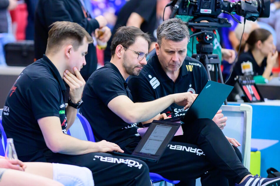 Auf sein Trainerteam kann sich Chefcoach Alex Waibl verlassen - Co-Trainer Lukasz Marciniak geht in seine dritte Saison, Radoslaw Wodzinski in sein zweites Jahr an der Seite des 57-Jährigen.