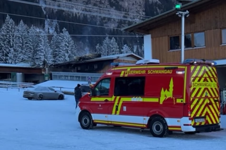 Rund 120 Feuerwehrleute kämpften bei eisiger Kälte stundenlang gegen die Flammen.