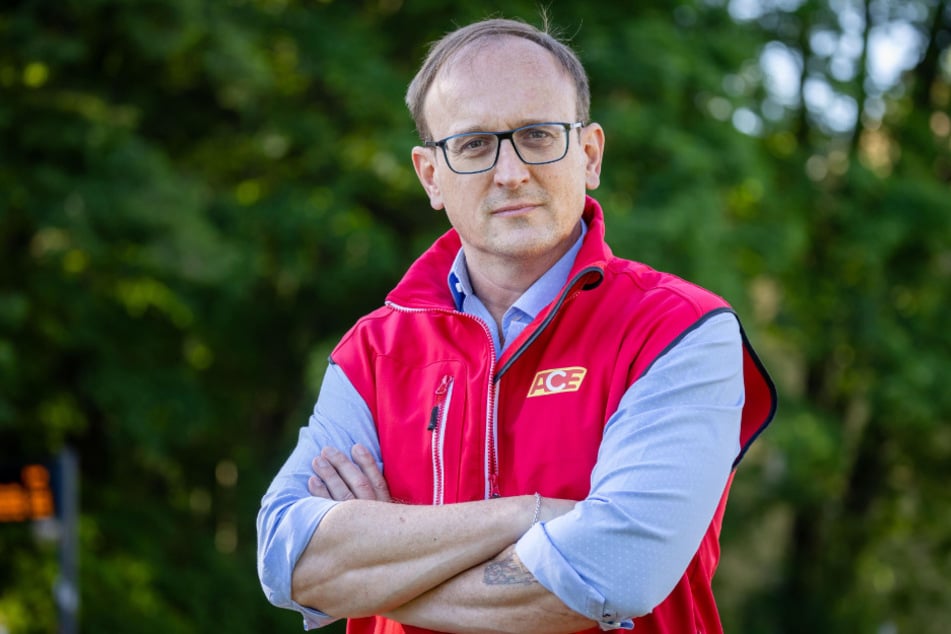 In der Hauboldstraße gibt es bereits "ordentlich Wohnraum für Familien": Jörg Vieweg (45, SPD) setzt auf den Bauturbo.