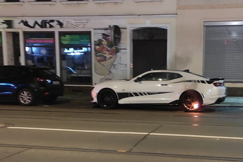 Auch Autos wurden in Mitleidenschaft gezogen.