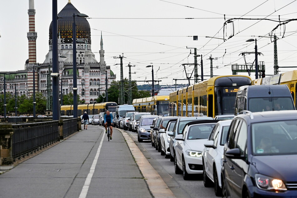 Stau auf der Marienbrücke gehört längst zum gewohnten Bild.