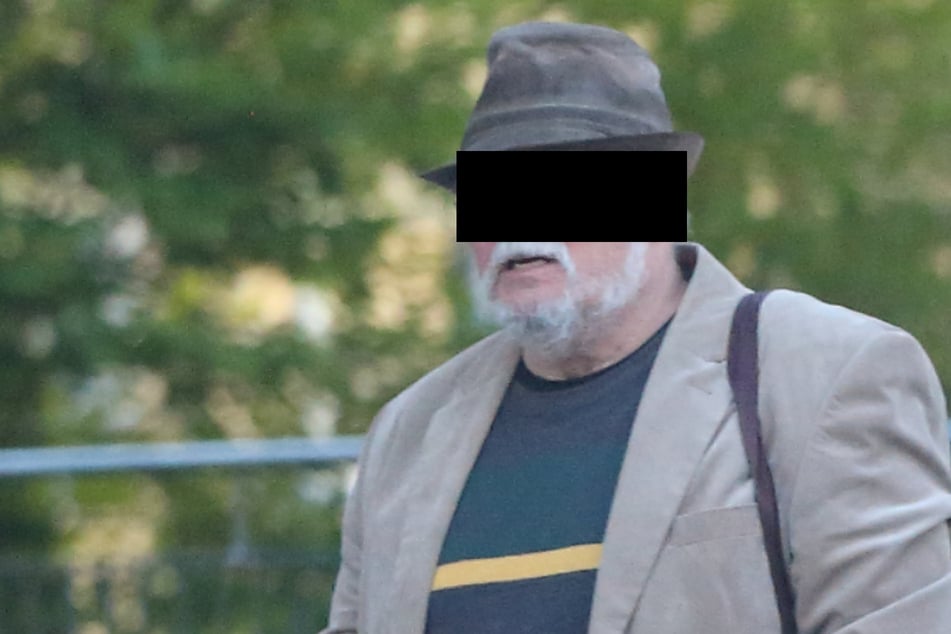 Standpauke im Gericht: Rentner prügelte mit Krückstock auf Mann ein