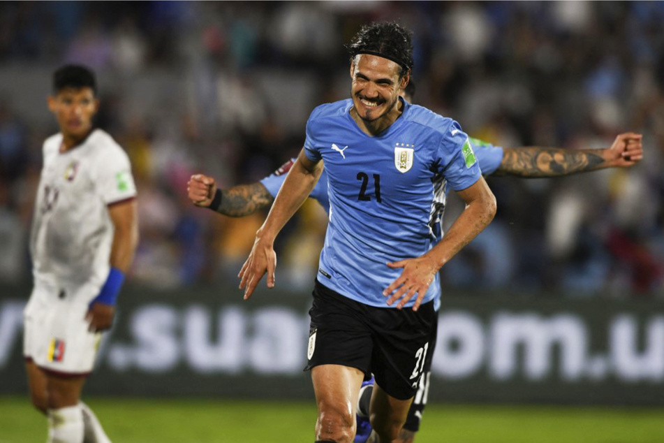 Edinson Cavani (35, r.) hat mittlerweile stolze 133 Länderspiele für Uruguay absolviert (58 Tore, 17 Vorlagen).