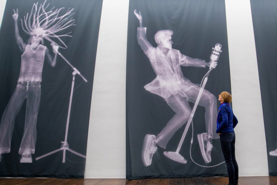 Die Röntgenfotografien "Bob Marley" (l-r) und "Elvis" des englischen Fotografen und Künstlers Nick Veasey