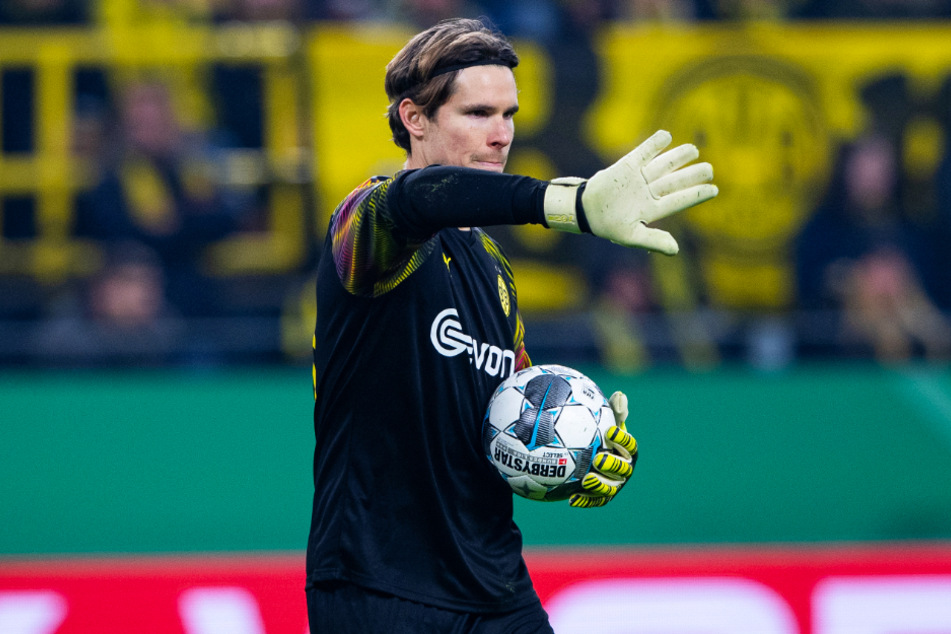 Marwin Hitz (33) hütete viermal in Folge das BVB-Tor. Doch wird er auch gegen den FC Schalke 04 weiter im Kasten stehen?