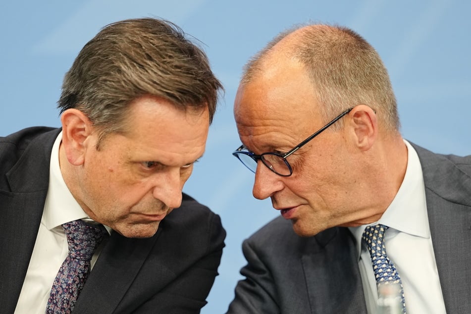 Niedersachsens MP Olaf Lies (59, SPD, l.) und Kanzler Friedrich Merz (70, CDU) haben die Ergebnisse der Bund-Länder-Beratungen verkündet.