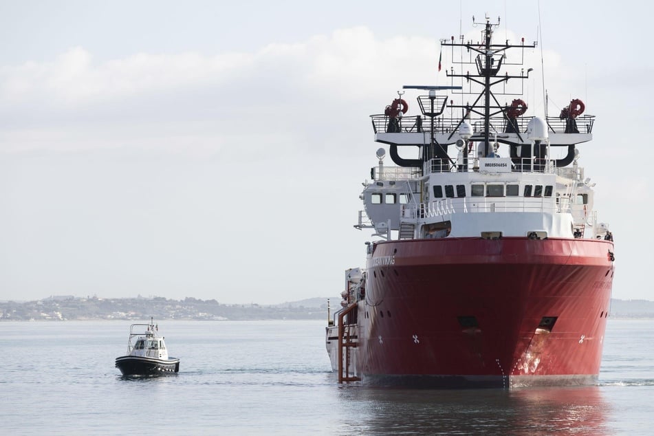 Das Rettungsschiff "Ocean Viking" im Mittelmeer.