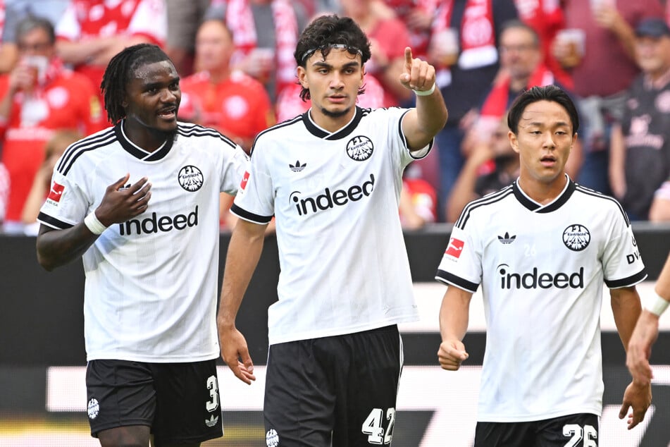 Can Uzun (M.) brachte die Frankfurter Eintracht gegen 1. FSV Mainz mit seinem Treffer zum 1:0 in der Anfangsphase früh in Führung.