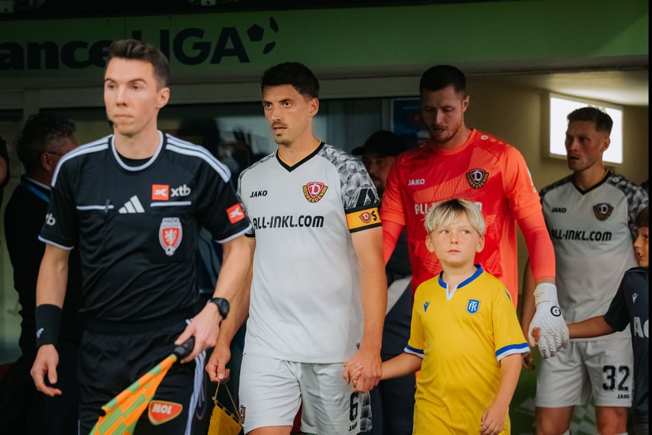 Nicolai Rapp (29, M.) führte Dynamo in Teplice als Kapitän aufs Feld.