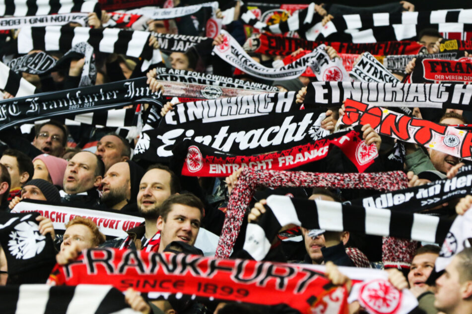 Die Fans von Eintracht Frankfurt konnten sich über einen Sieg ihrer Mannschaft freuen. (Archivbild)