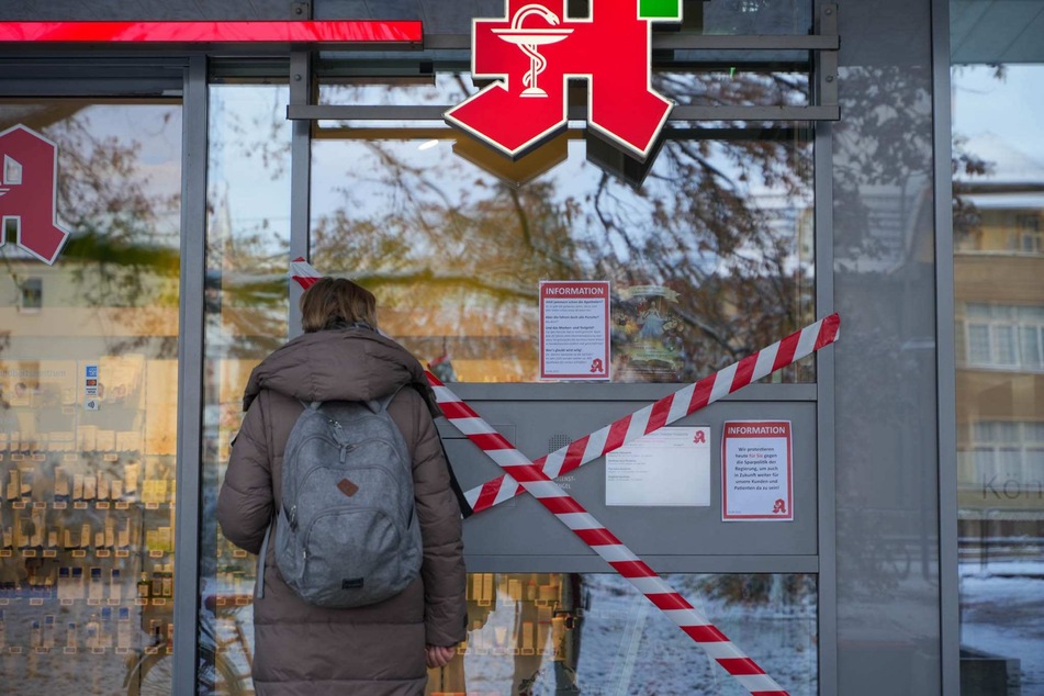 Auch die Apotheke im Gesundheitszentrum in Dresden-Klotzsche beteiligt sich am heutigen Mittwoch an der Protestaktion.