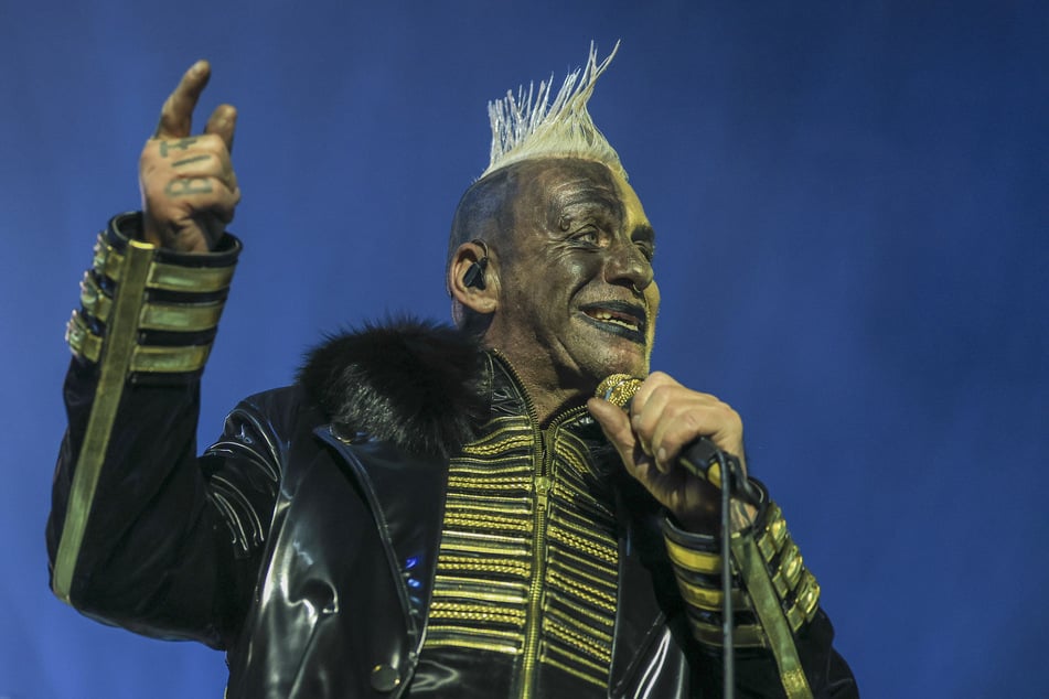 Zum Tourauftakt seiner "Meine Welt"-Tour in Leipzig kündigte Till Lindemann (62) das "Till Fest" an.