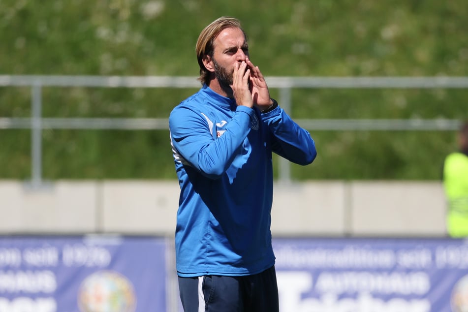 Die Hilfestellungen von Cheftrainer Ronny Ermel (40) blieben oft ungehört.