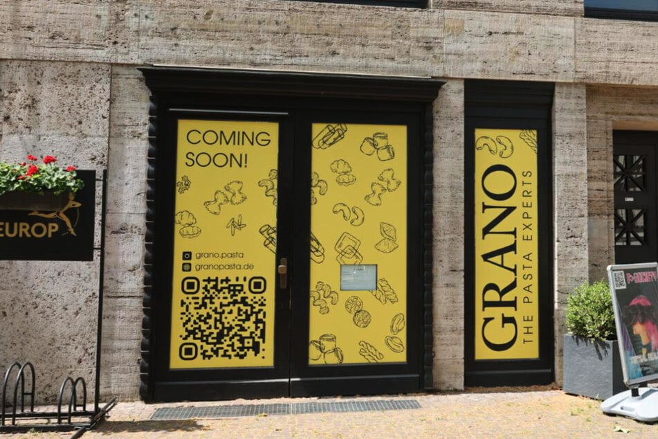 "Coming Soon" und "Grano - The Pasta Experts" steht von außen schon an der zukünftigen Filiale dran.