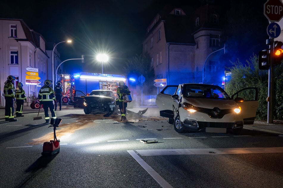 Auf einer Kreuzung in Zittau hat es am späten Mittwochabend gekracht.