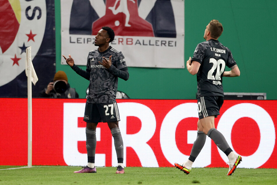 Sheraldo Becker (27, l.) vom 1. FC Union Berlin war zweitschnellster Sprinter der vergangenen Bundesliga-Saison.