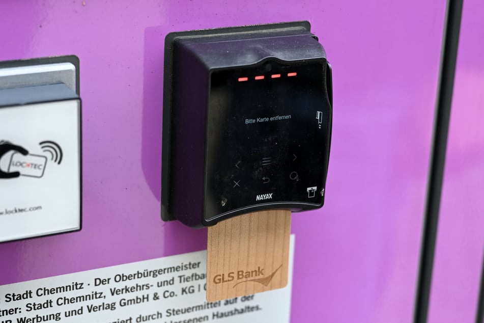 Keine Zahlung möglich! Auch beim Einführen der EC-Karte leuchtete alles rot.