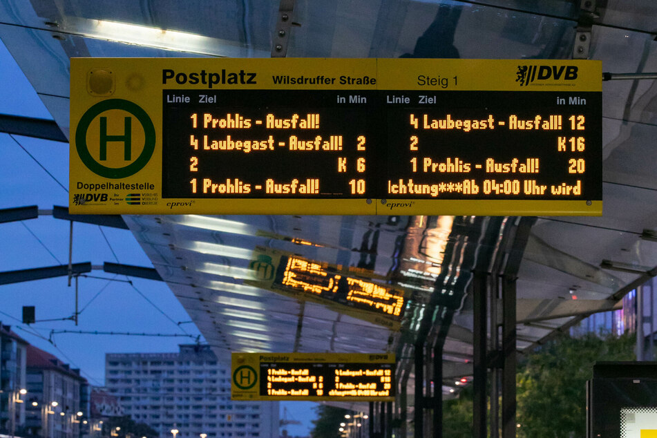 "Ausfall, Ausfall, Ausfall" auch an der Wilsdruffer Straße: Nichts ging mehr im ÖPNV.