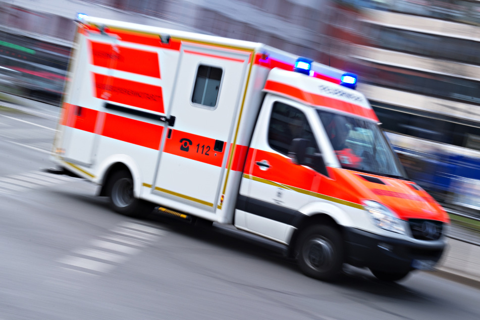 Die 43-Jährige kam ins Krankenhaus. (Symbolbild)