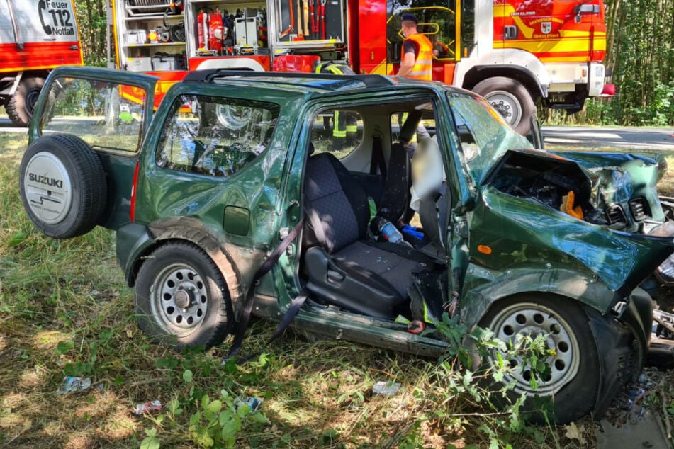 Eine Frau ist bei dem Unfall ums Leben gekommen.