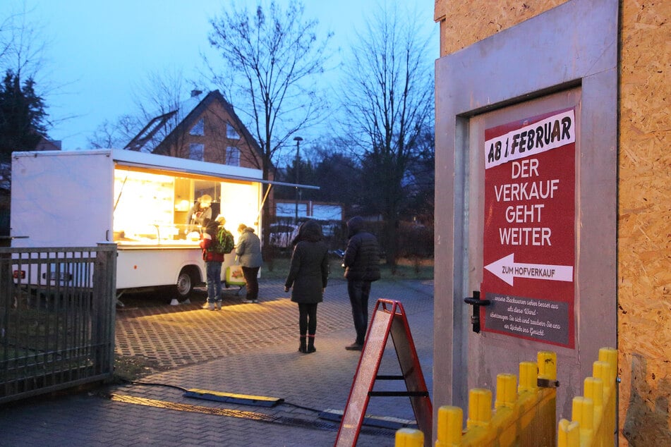 Die Bäckerei ist geschlossen, doch verkauft wird trotzdem.