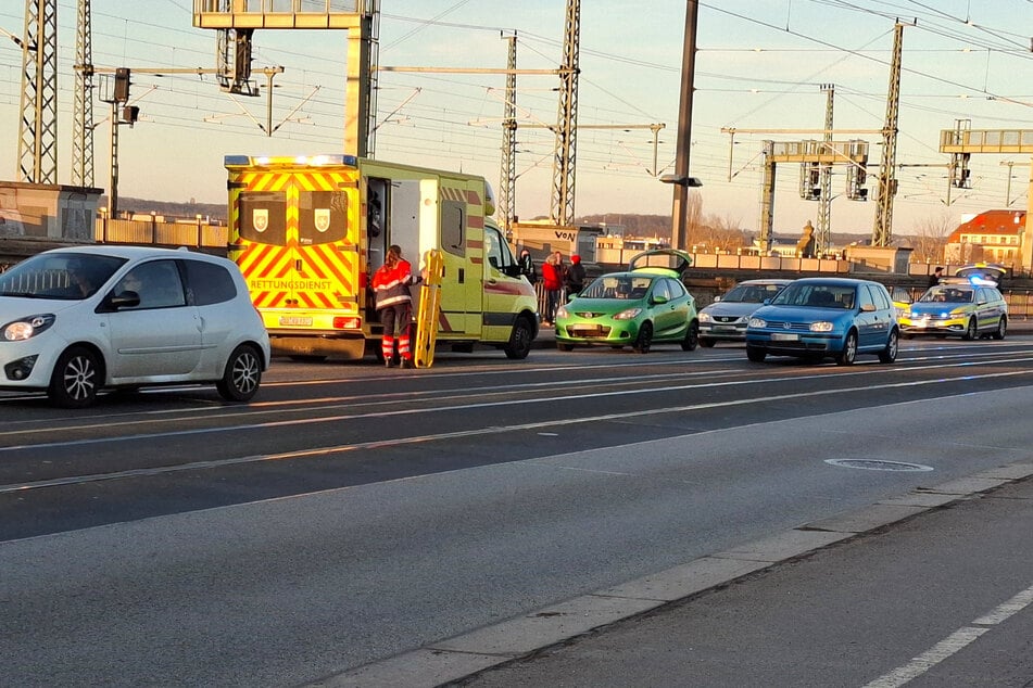 Ein Toyota-Fahrer (27) kollidierte auf der Marienbrücke mit einer Joggerin (25).