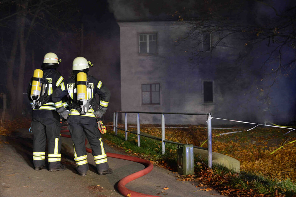 Feuerwehreinsatz in Ostsachsen: Haus steht plötzlich in Vollbrand