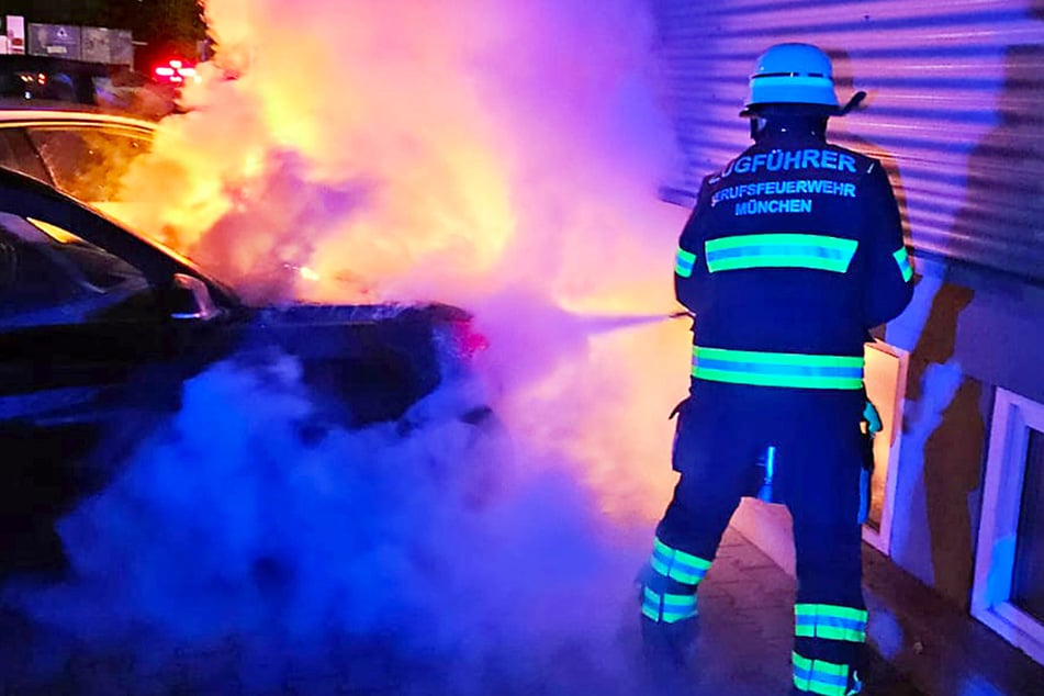 In wenigen Stunden standen mehrere Autos in Flammen.