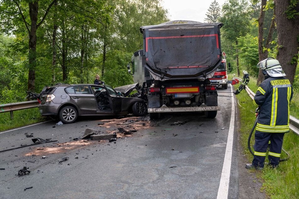 Für den Autofahrer kam am Donnerstagmorgen jede Hilfe zu spät. Er verstarb noch an der Unfallstelle.