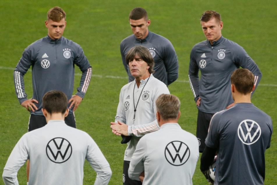 Vor 20.000 Zuschauern spielt die deutsche Mannschaft am Samstag in der Ukraine.