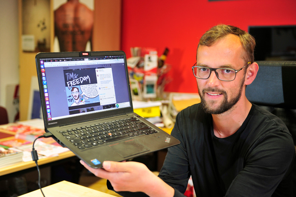 Verwechslungsgefahr ausdrücklich erwünscht: Tim Detzner (42), Bundestagskandidat für die Linke, macht Wahlkampf als Protagonist seines eigenen Comics.
