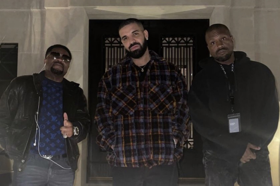 Kanye "Ye" West (r) and Drake (l) have apparently made amends. Kanye hung out with Drake at his home in Toronto.